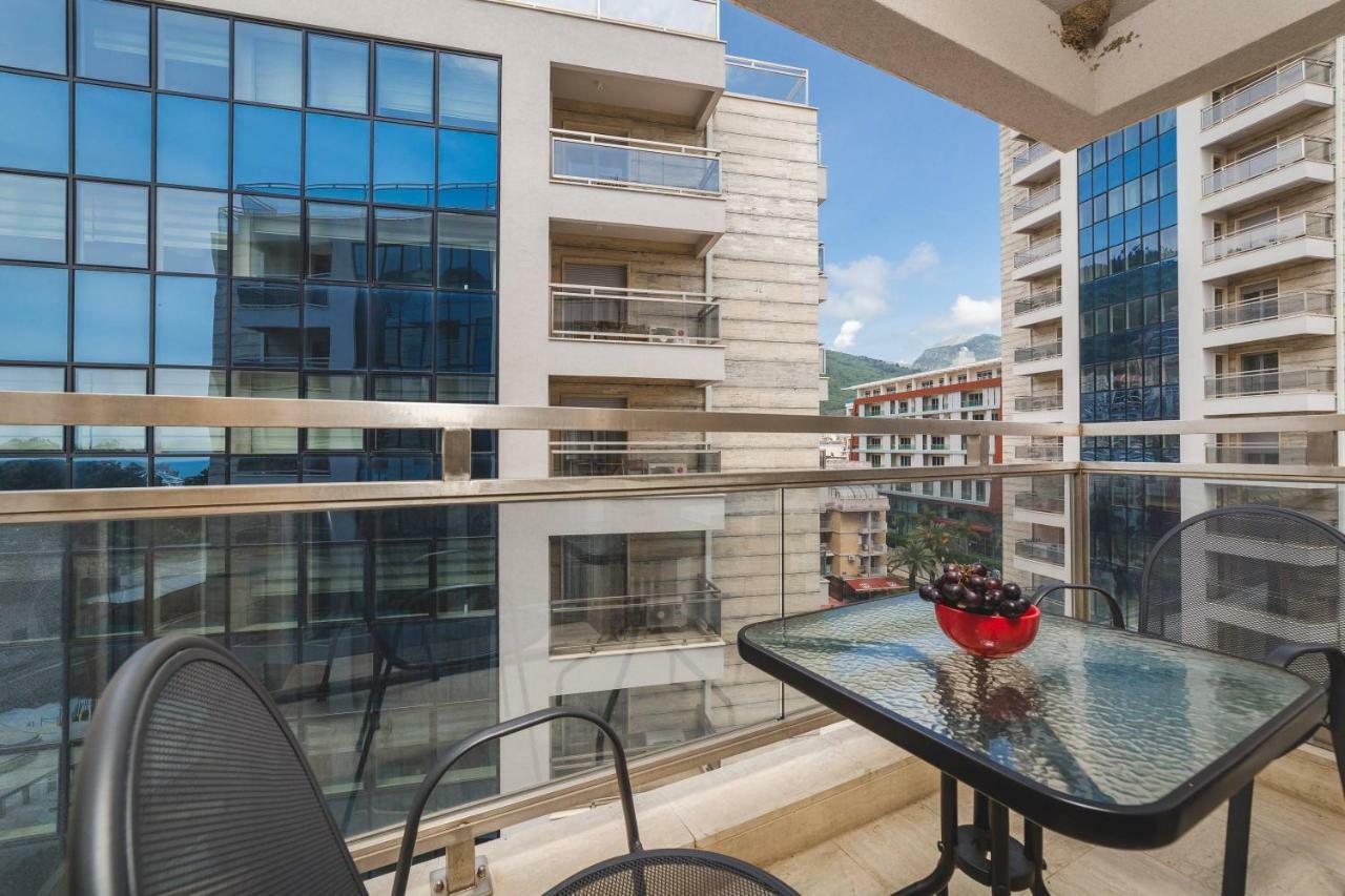 Blue Marlin Apartments Budva Eksteriør billede